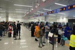 春节假期中国口岸日均出入境人次预计突破万