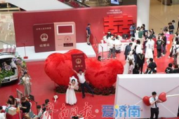 中国年轻人热衷领证跟拍仪式感消费成爱情见证新趋势