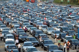 假期全国小客车自驾出行量预计大幅攀升