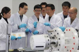 中国科研团队成功研制儿童专用人工心脏