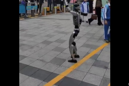 日租金高达万元的人形机器人出租是否是一门好生意