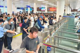 广州佛山多口岸进出境旅客通关量激增