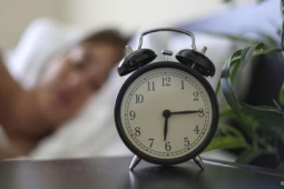 为什么有人睡得少还精力充沛