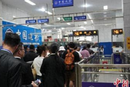 广西凭祥口岸今年出入境人员总数突破百万人次