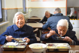 杭州已建成老年食堂助餐点余家