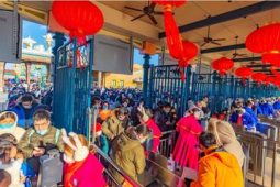 上海春节假期接待游客超万人次创旅游热潮