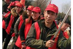 星火雷锋精神百年传承老站温情服务暖人心