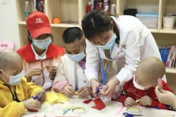 中外志愿者热血接力为恶性肿瘤患儿点燃生命希望