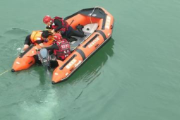 岁少年被困死亡沸腾线这条危险地带千万远离