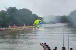 又到一年竞渡时龙舟侧翻如何防