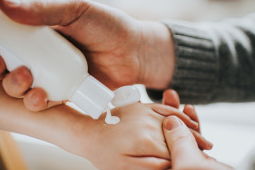 揭开防晒化妆品迷雾防护还是防晒