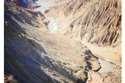 祁连山下高台的地形成因与海拔特征解析