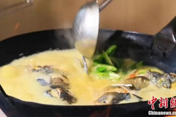 江湖至味探岳阳一城烟火煮四水