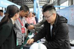 百余家医械企业齐聚云南弥渡共拓国际医疗新市场