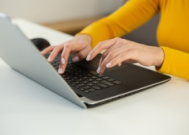 强制下班政策能否有效遏制职场加班文化