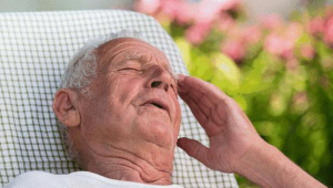 说话时出现这些迹象可能是得阿尔茨海默病的信号  第1张