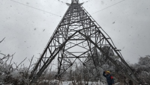 寒潮致中国南方多条输电线路覆冰科技手段助力高效融冰 第1张 寒潮致中国南方多条输电线路覆冰科技手段助力高效融冰 第1张