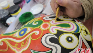 文化中国行:脸谱跨界融合展现千年社火文化魅力 第1张 文化中国行:脸谱跨界融合展现千年社火文化魅力 第1张