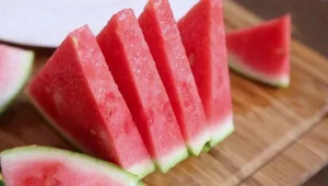 西瓜冰镇后果糖更甜专家揭秘背后科学原理 第1张 西瓜冰镇后果糖更甜专家揭秘背后科学原理 第1张